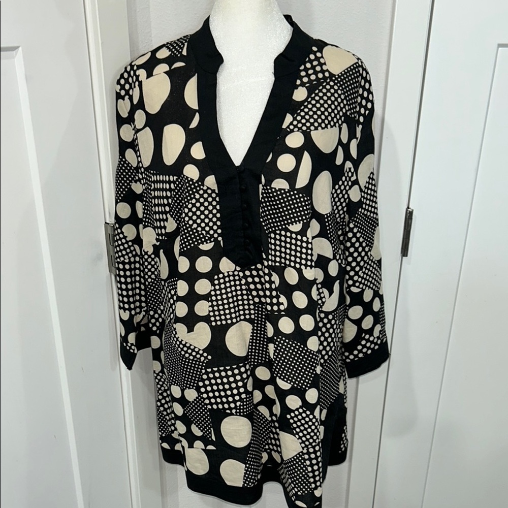 Lily Stanhope  Stylish Black and Cream Women's linen woven tunic/Top crisp